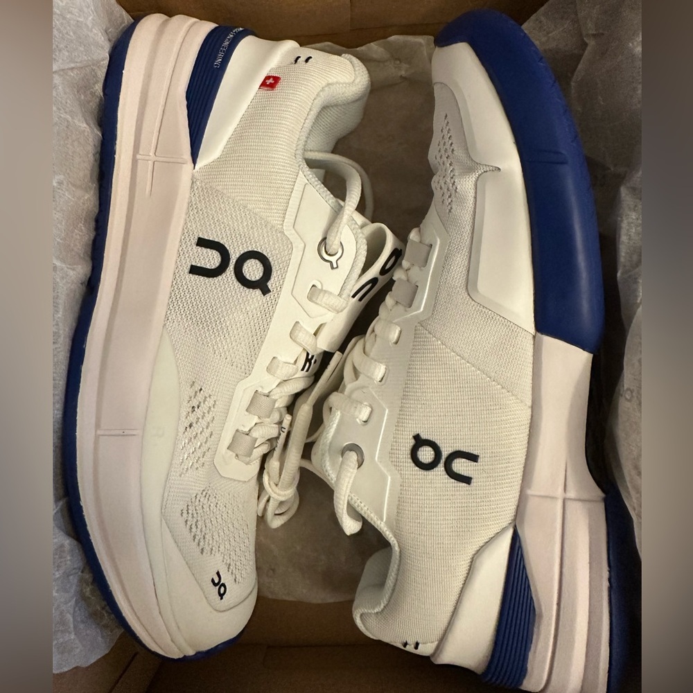 On Tennis Shoe - Roger Pro